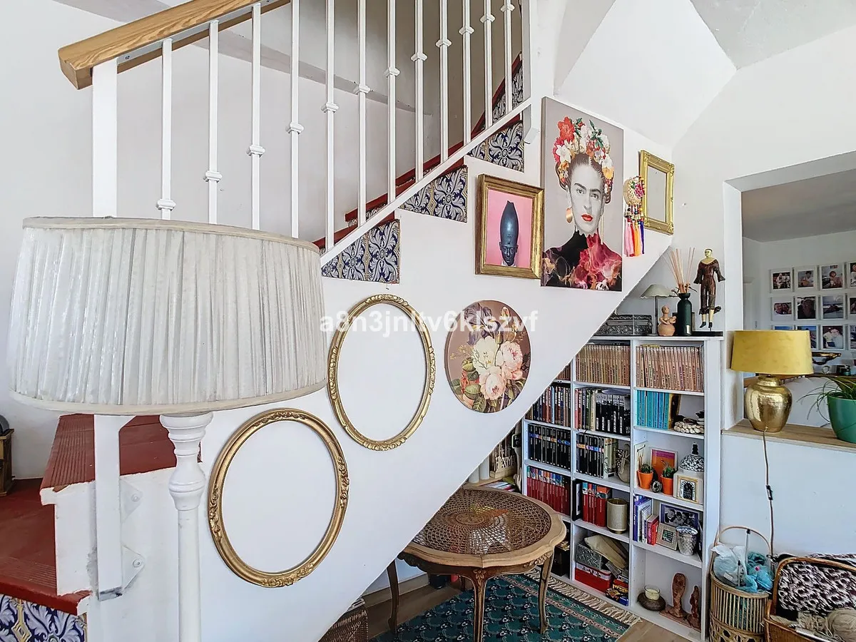 aa8d30ff-c8a0-4aa6-bc62-d4588a8c4f10