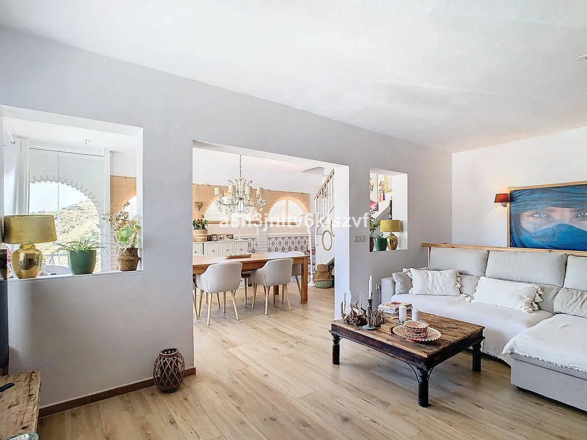 dbbc6ae4-d583-438d-ab8d-97dec7773aad