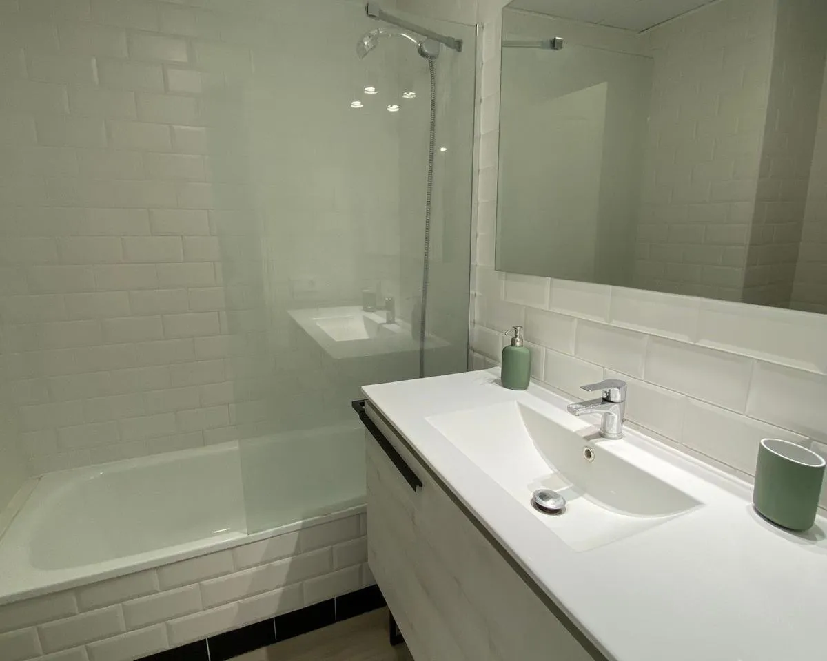 4ce37d72-f8aa-4bde-8961-dabebedce0c2