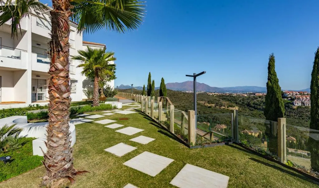 e730922a-9f85-4114-b800-0d6e0a913e64