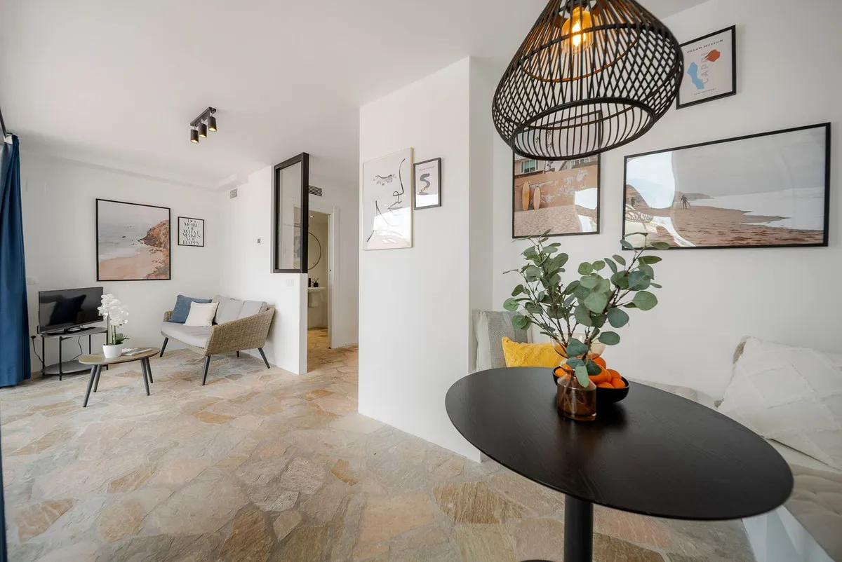 1ecff085-9474-42b1-a0c1-e3486184daed