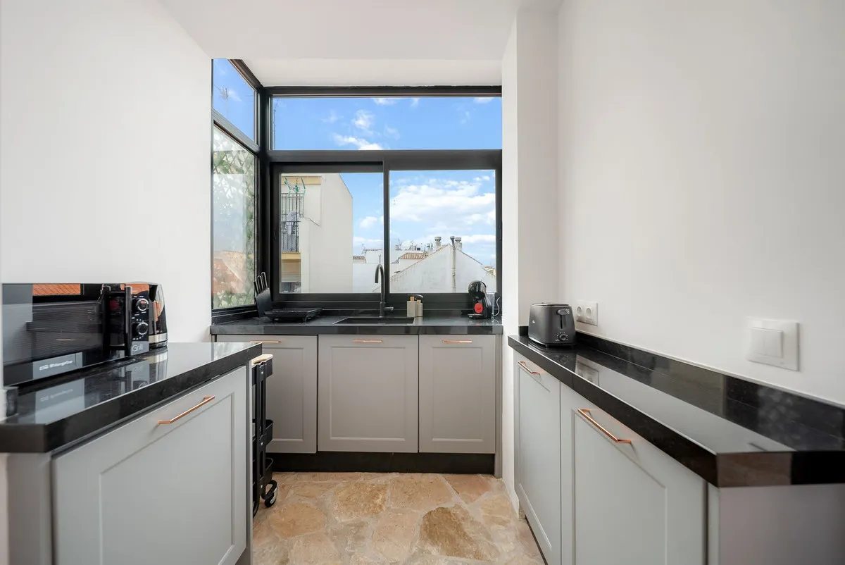 650d833b-e4ef-4f55-8c2c-2efa4d1f0103