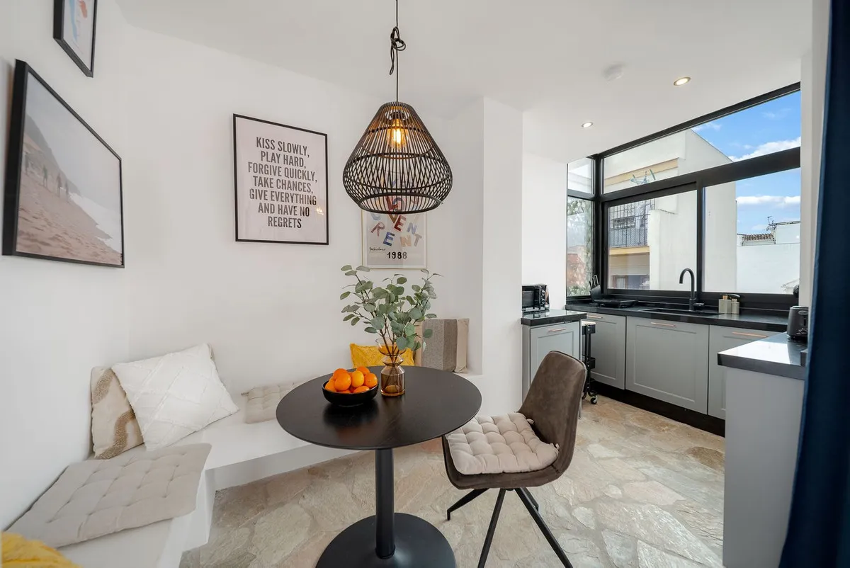 f8aaa2d4-aeed-474c-9865-57364fd1a0a9