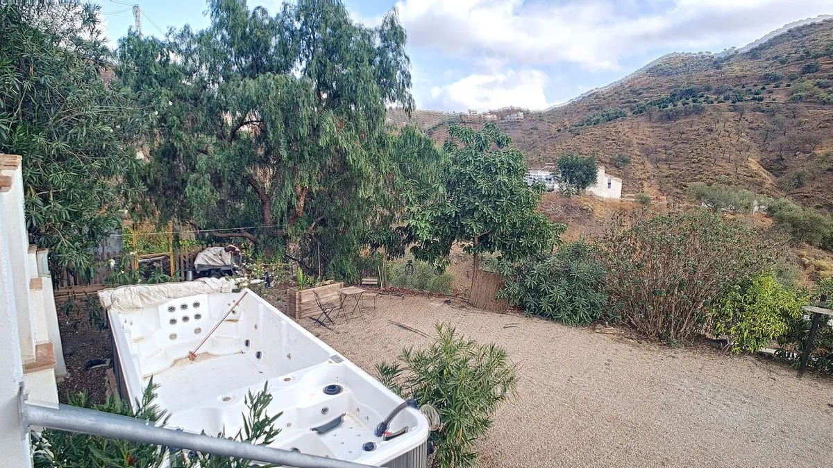 01c5a3d3-87d6-4cfd-aa64-cbfe6634de2d