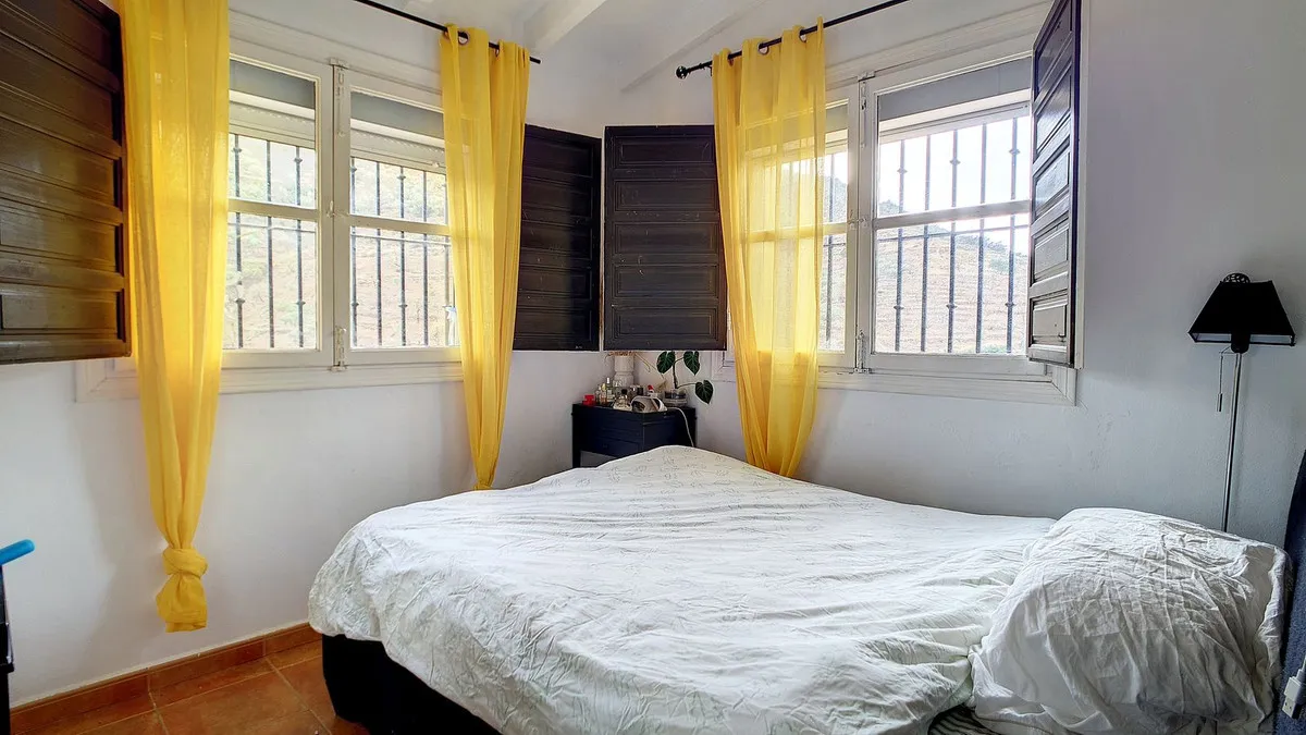 da1f710b-daff-4eb2-93d1-b8b64a41c404