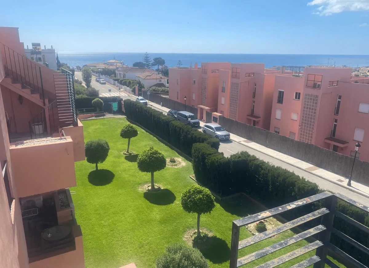 e590a425-6ca5-4a7b-ac50-918fe025925f