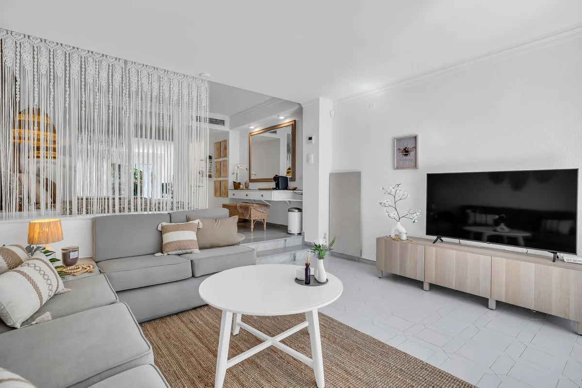 01efd02d-6705-49bc-bbe6-2f0c74575f28