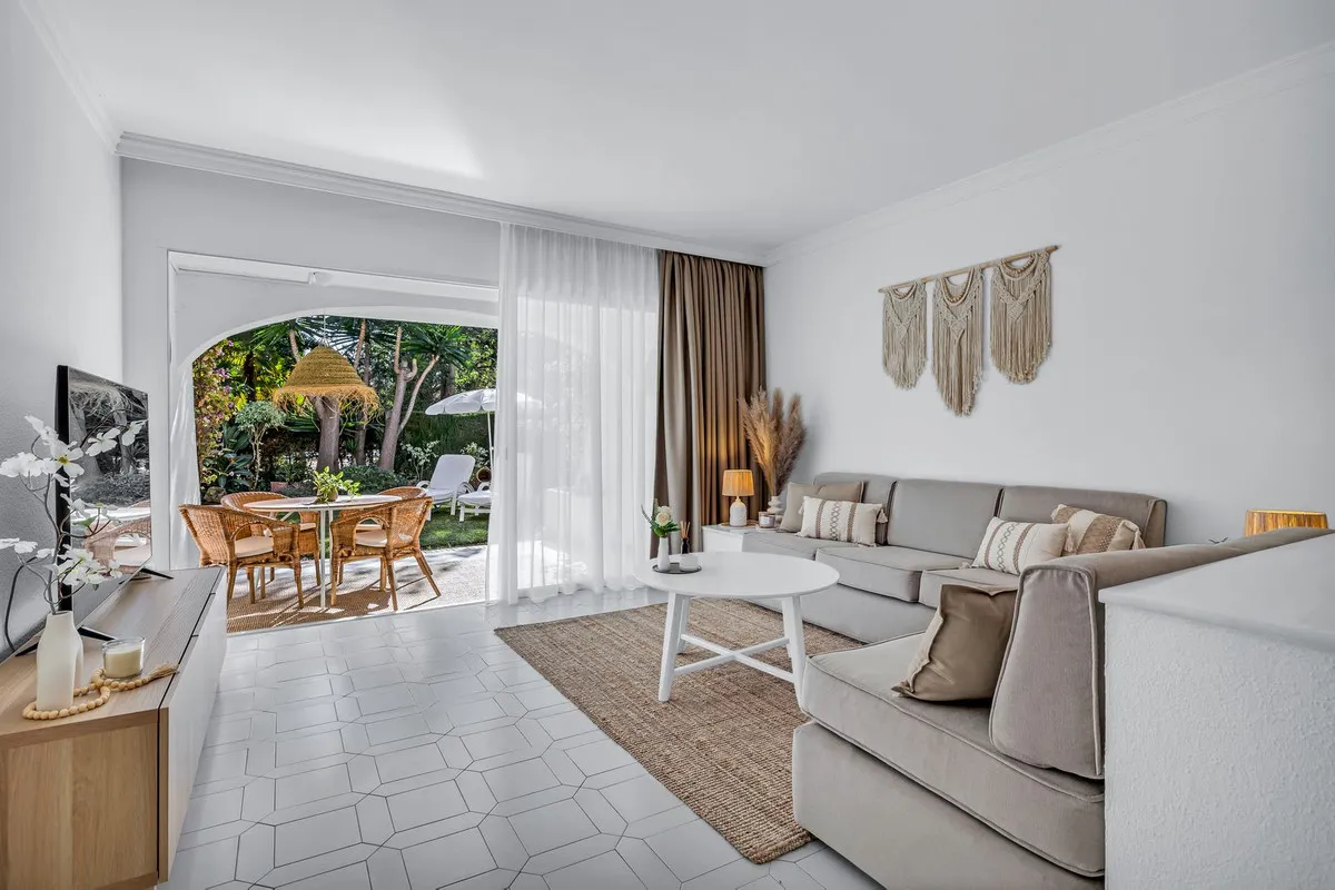 0c033b11-08b6-4f36-a00b-233e27c6dfa0