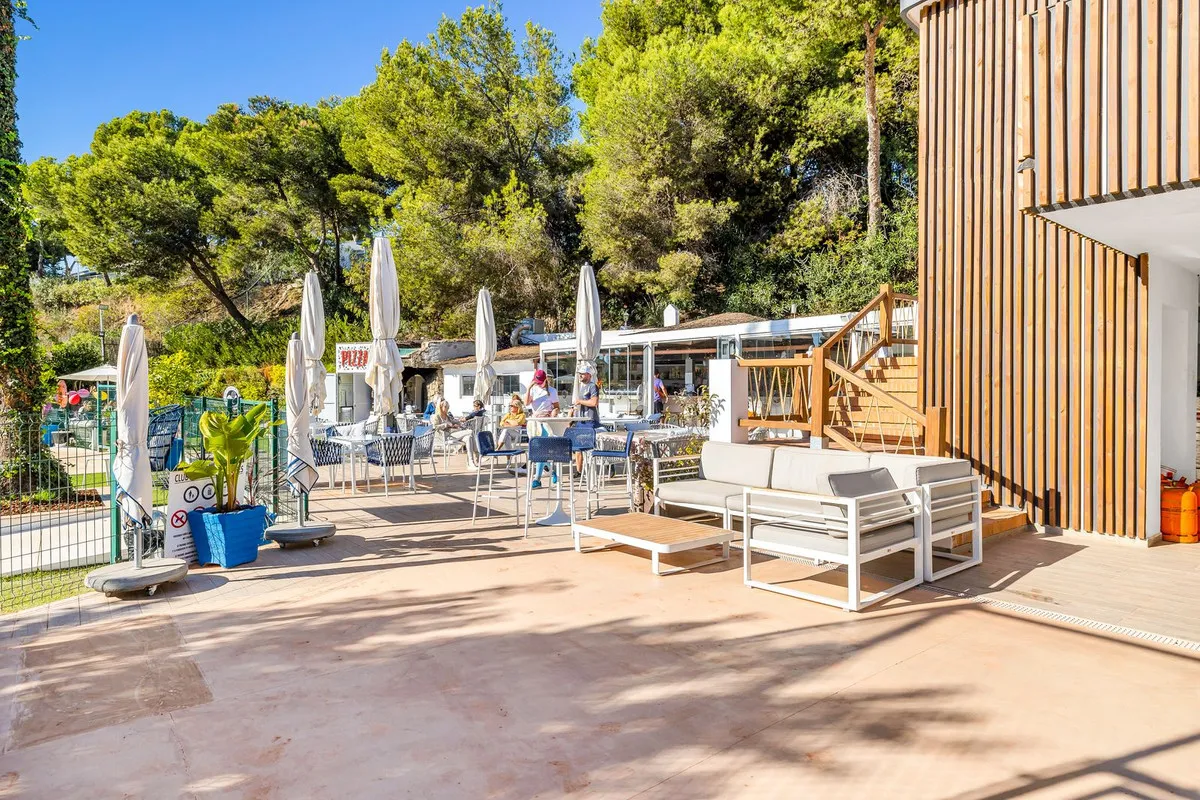 8b5cb63f-e759-44e0-ad32-3d8890e54d6b