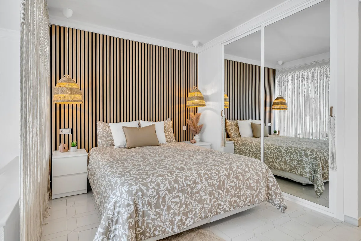 c3736062-c6d3-4def-beef-2d00a9f1ed70