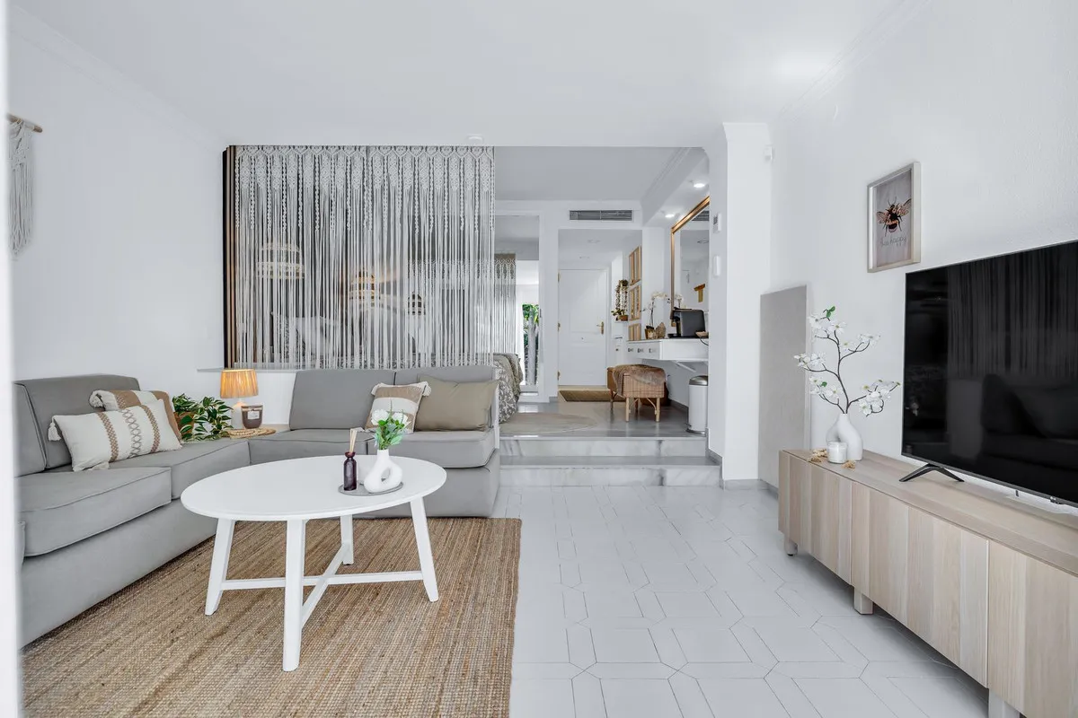 f8c6fa53-d84a-47fe-843a-48651d4cc5a0