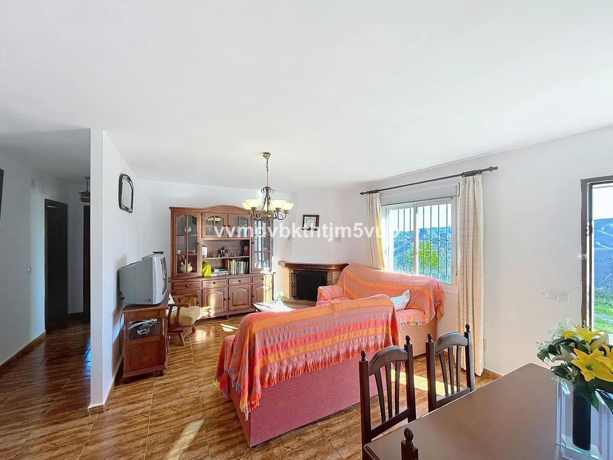 2d2c79e0-2f27-4066-8135-28672783f066