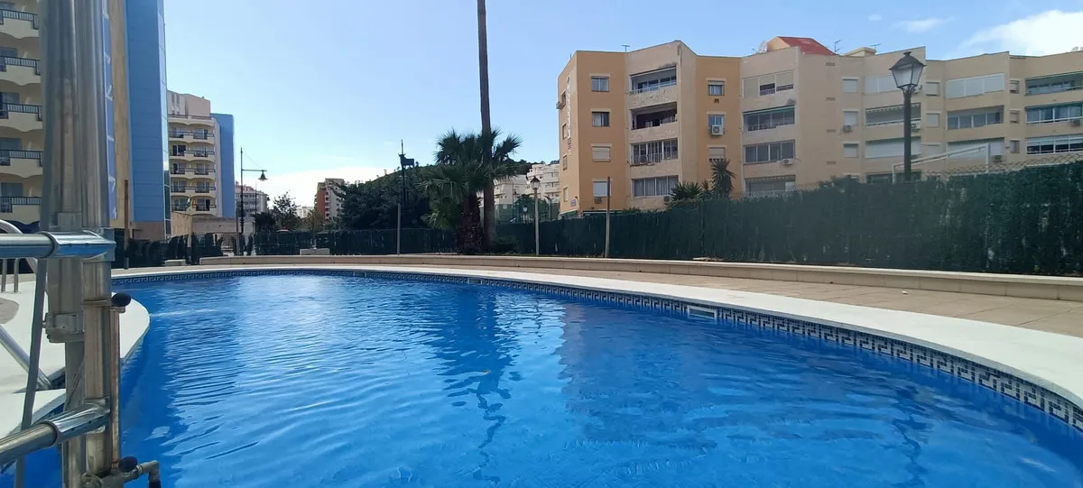 0feeed6e-4c26-4063-a2d4-dd1f87c39d5b