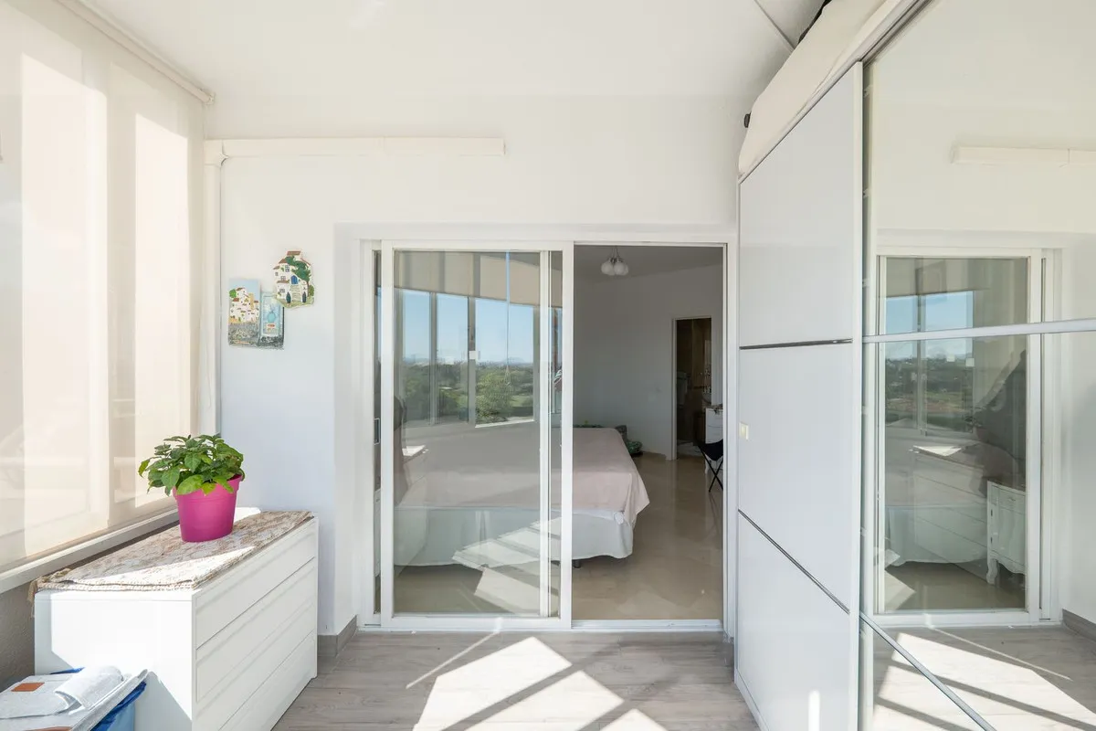 80654807-d066-4bf8-b1f7-3311d6694e9a