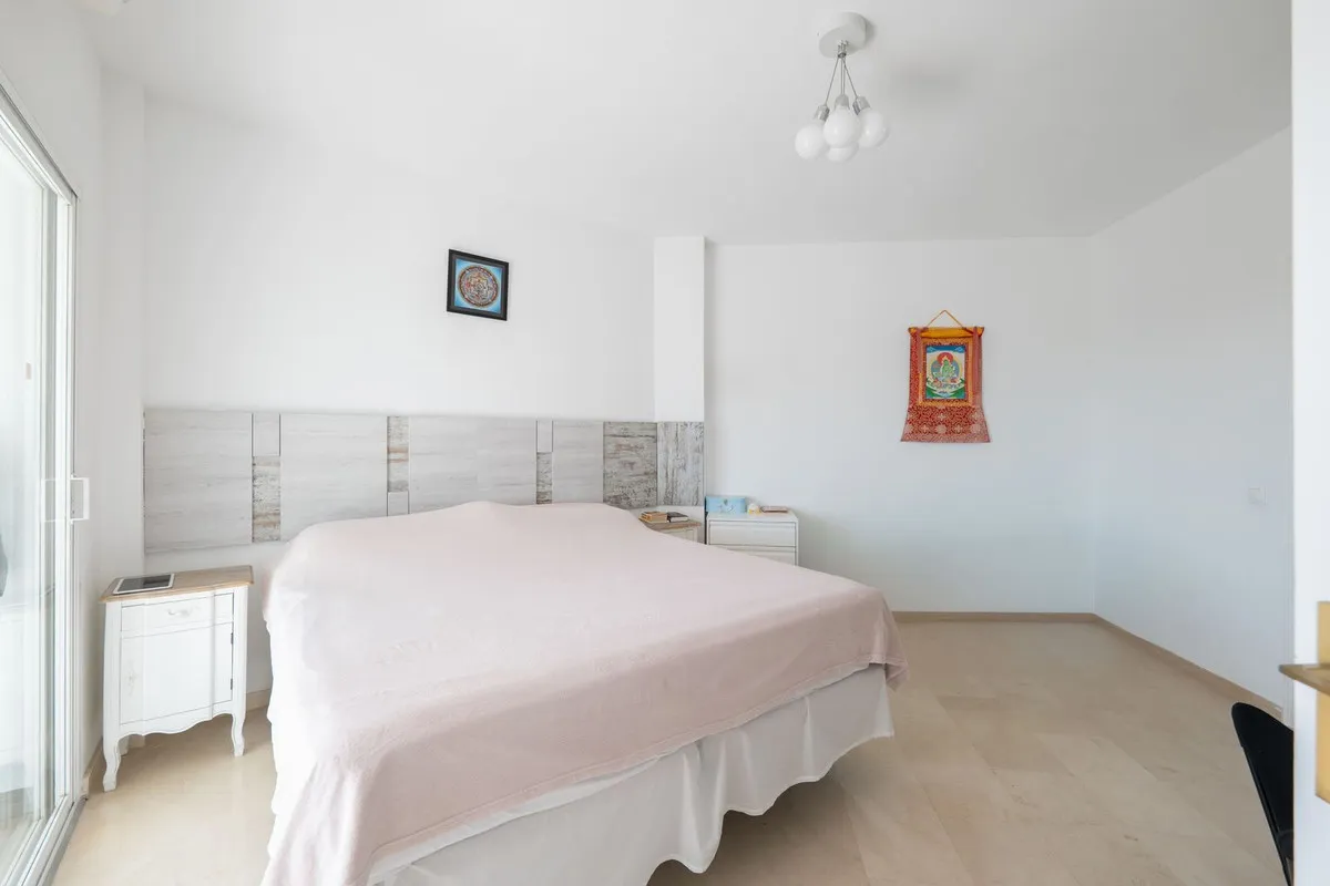 87e98d59-b81e-4403-8c15-680274eadd39