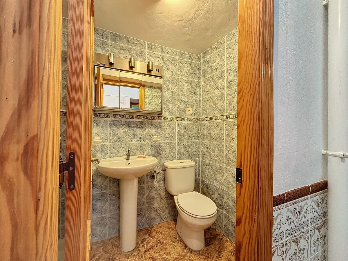 0e94365e-ddcf-47cf-8a63-da9e85dcbaf2