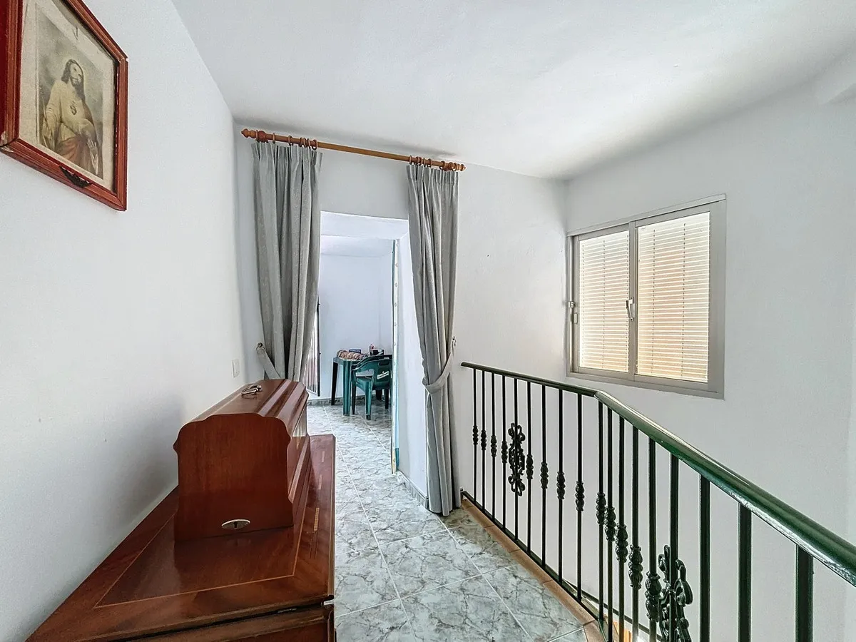 86b99129-12b5-4316-885f-7c34518a5207