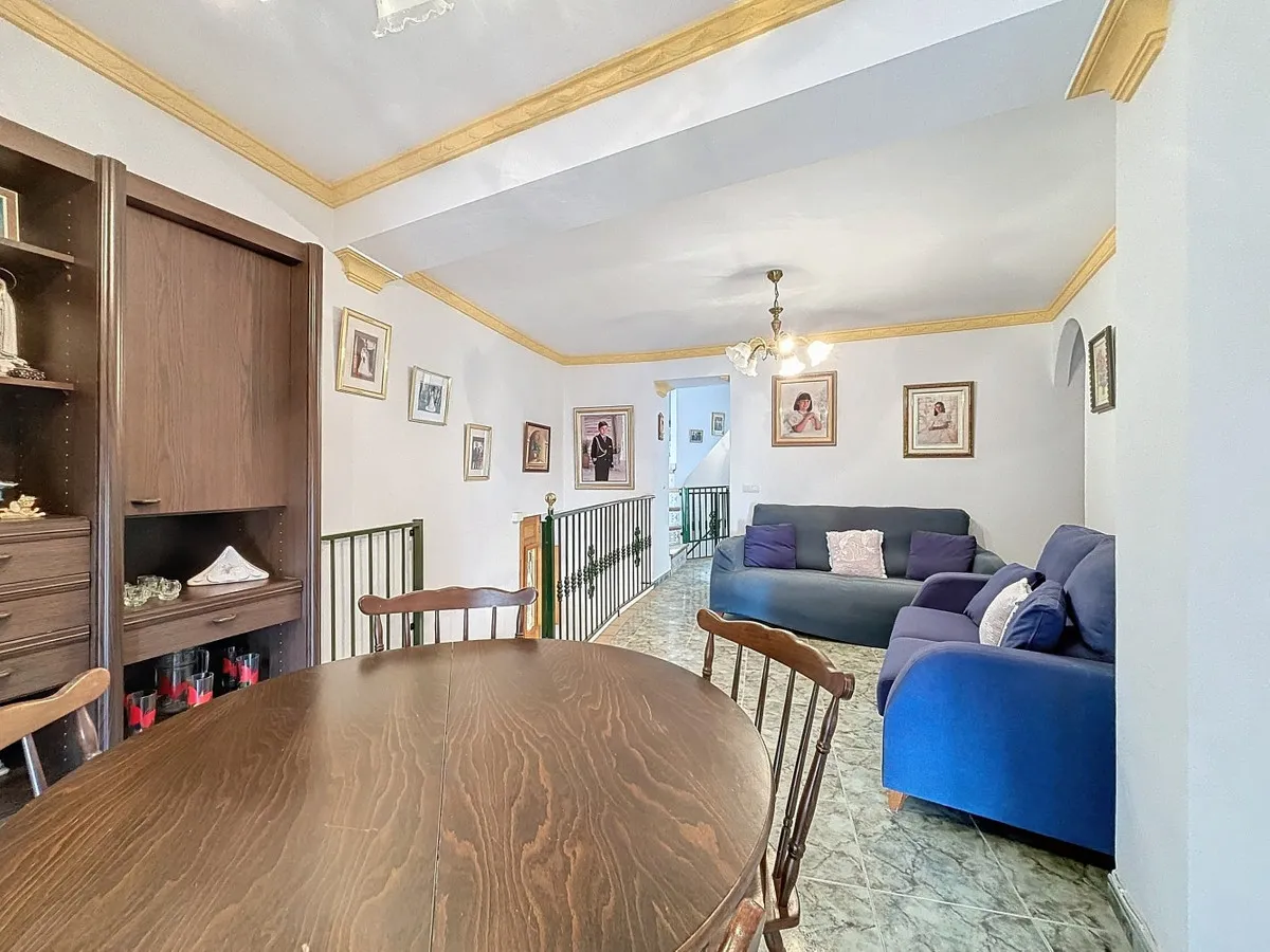 b56456ee-dfe4-4dc2-b255-92935fecec67