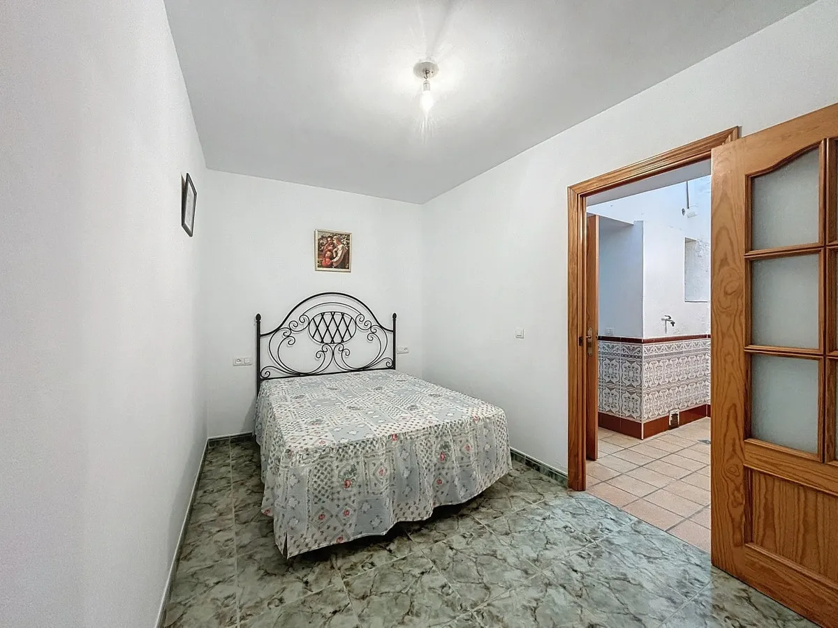 c043b9d9-596c-4577-ac4d-2555d31cd6ba