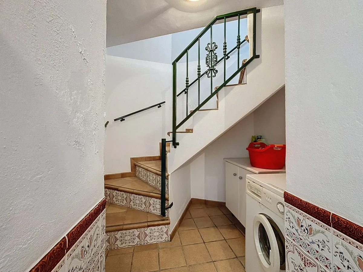 e9f09960-1ed3-457e-b9a3-2672e35f2d11