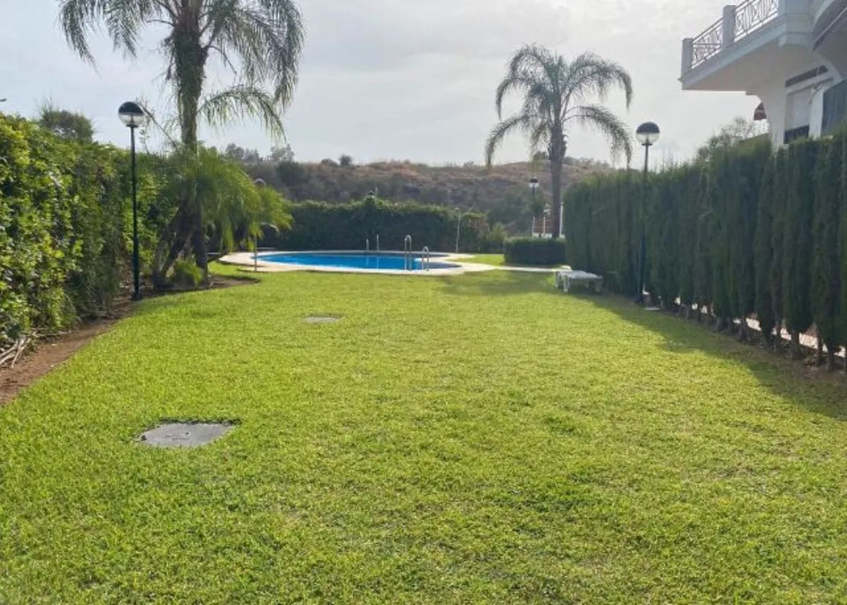 e140ede2-81d5-4c96-be67-e723c592c677