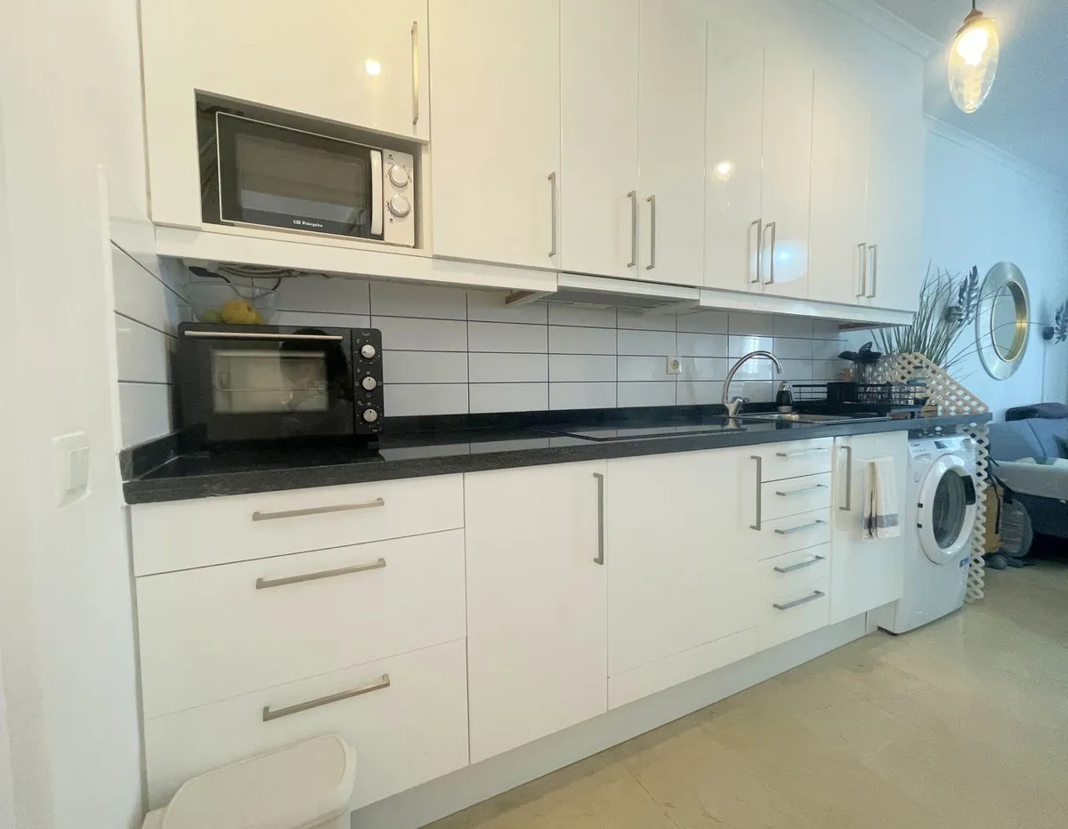 b554df58-1aee-4cd4-9363-f8dfb45ce694