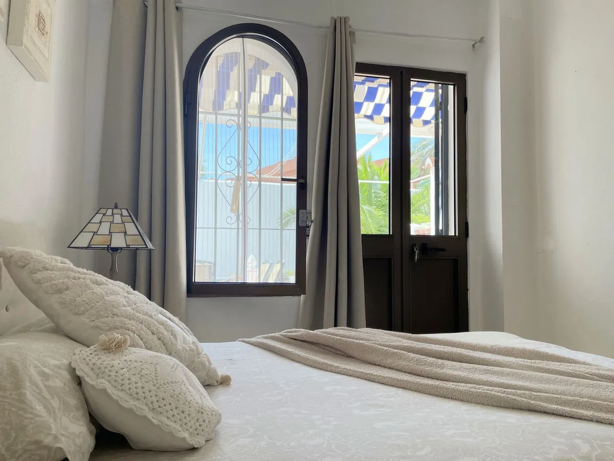 ccad19ca-ce0b-4023-9f3a-6afa0a416d79