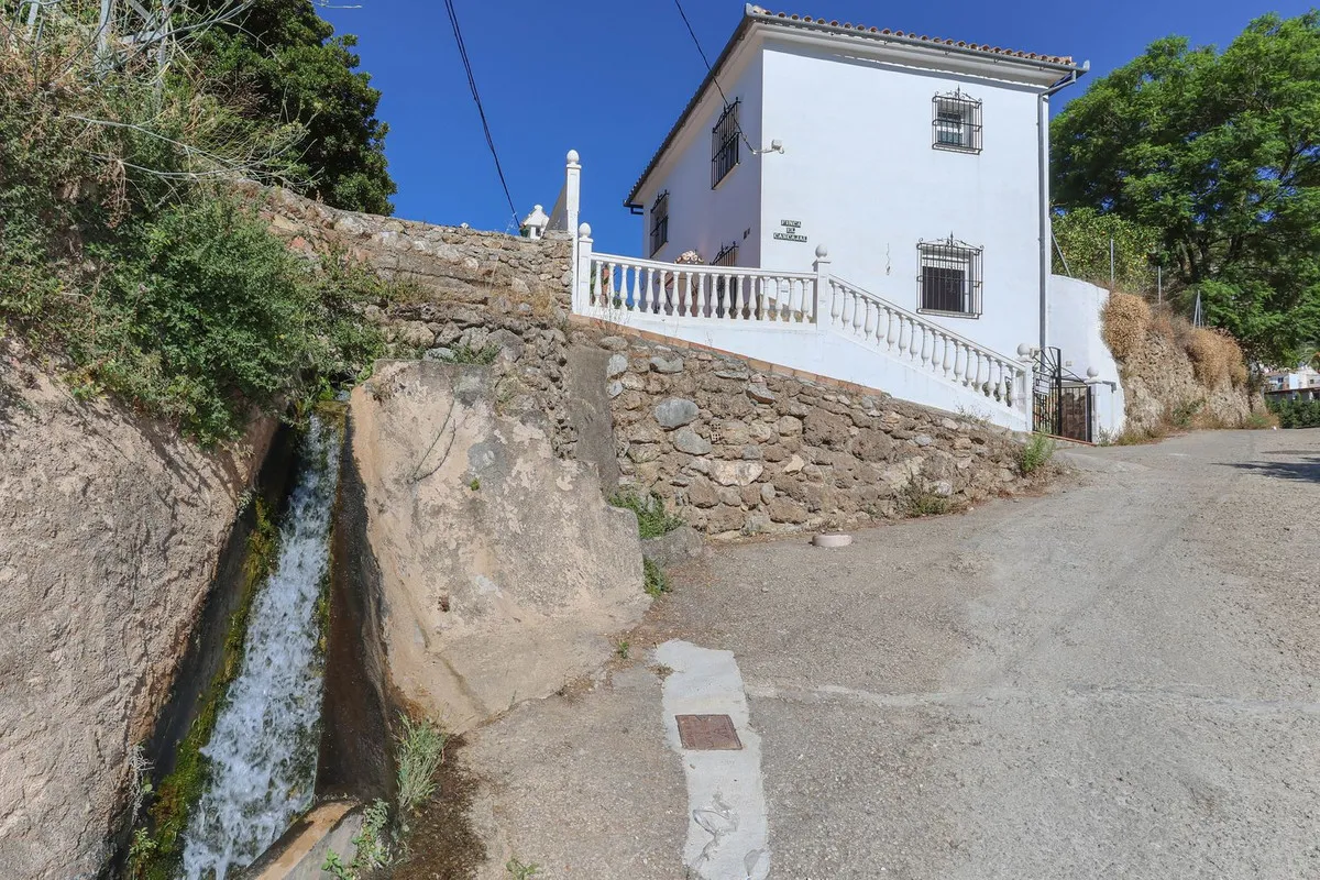 90754477-15cc-404a-aa79-72c779ec2b06