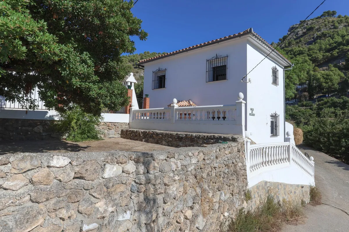 e83b6353-e9be-49a5-8b16-a57f341e5a2f