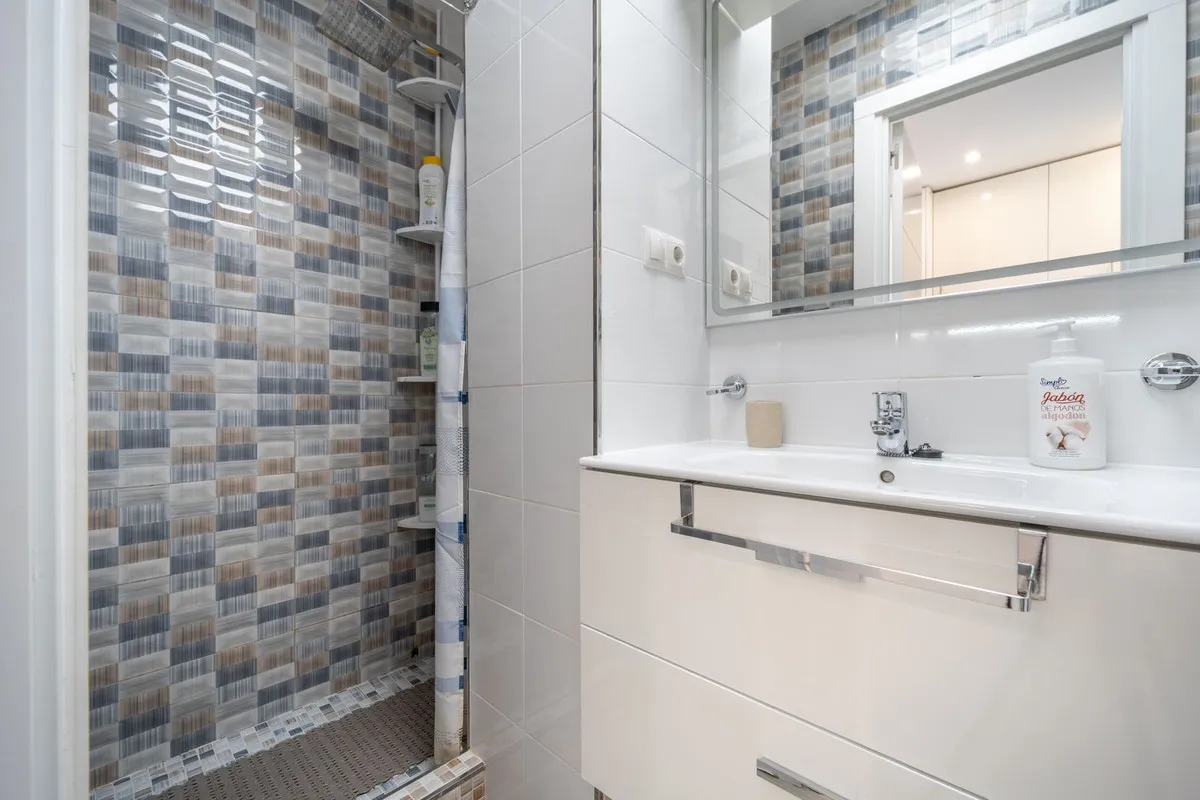 6aae7038-e069-4a1a-8d76-0358b6ffe29c