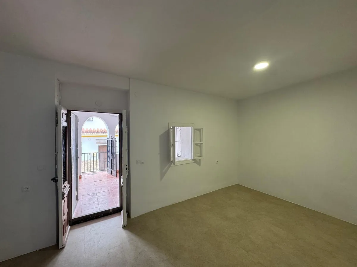 27ca2210-3b5c-4da0-a678-2ffd965eef16