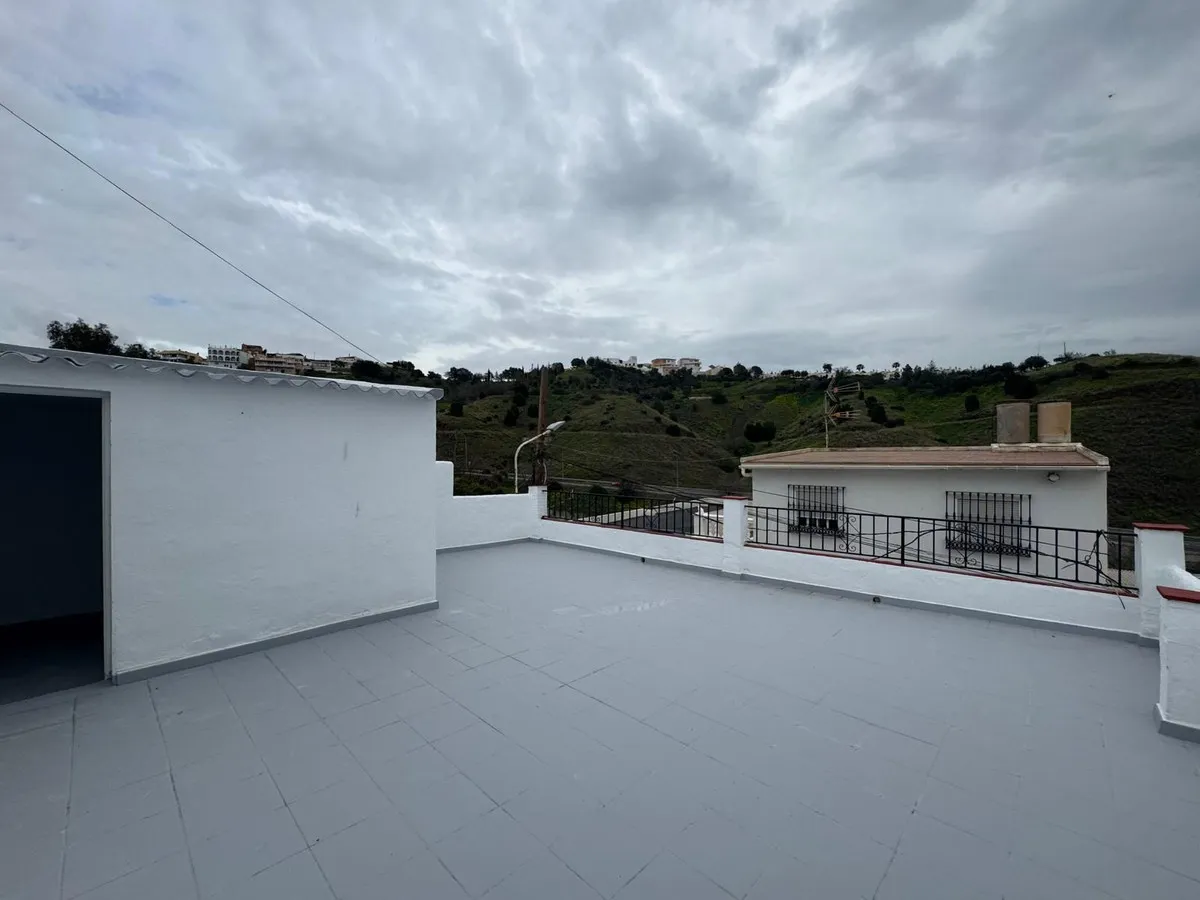 e0b6c524-9033-4d2c-afd6-708db4759ddd