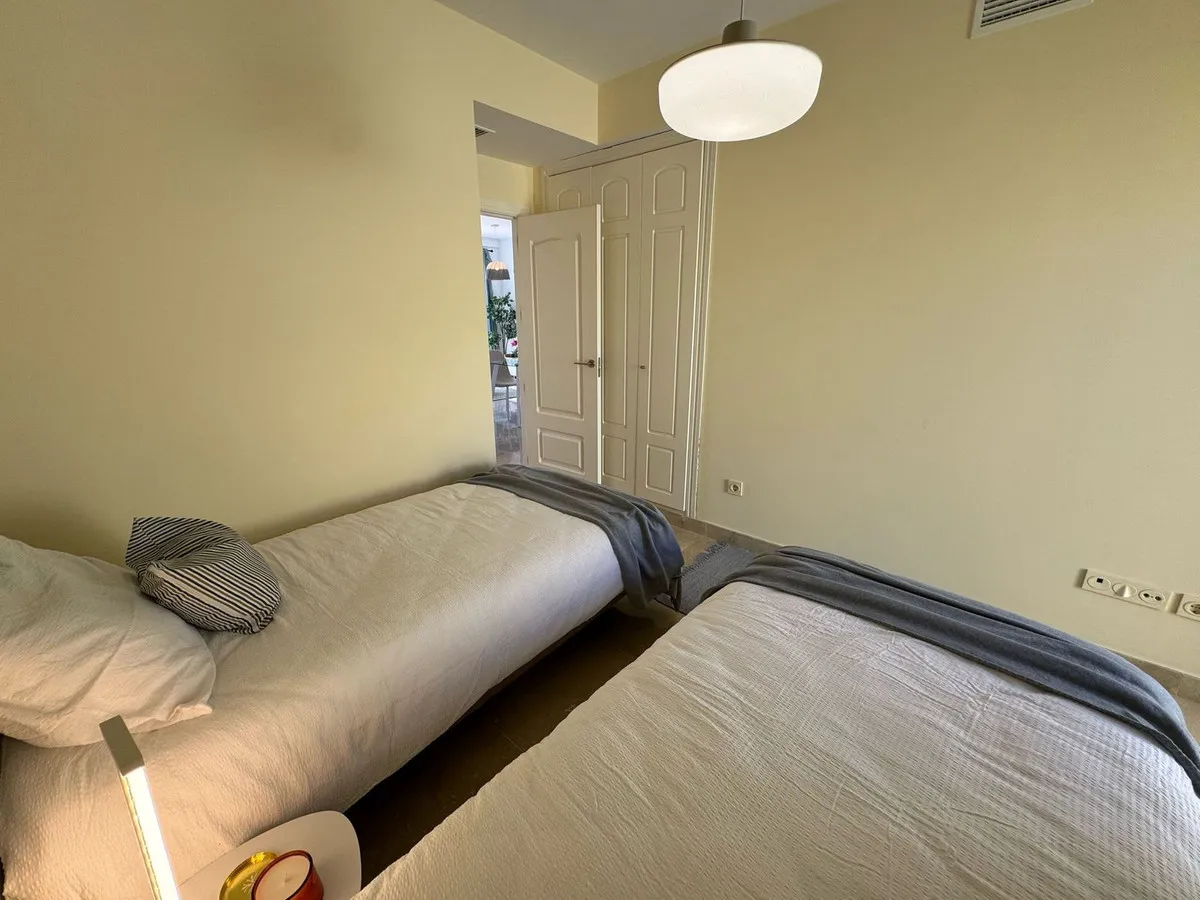 7f99b23b-8706-4f7d-a590-452c45368cf1