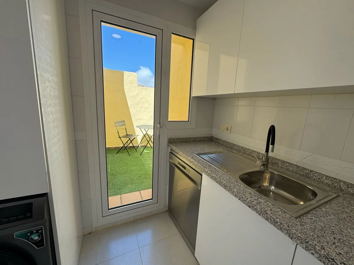 c2dde560-2b4d-4af2-a4a1-46e83f260e3d