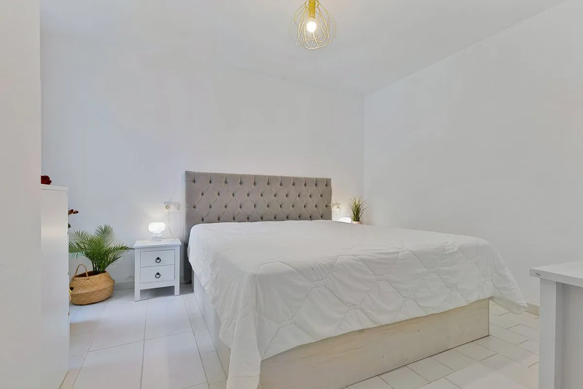 53e8c69a-817c-4a3d-886a-d1d95fe01d2b