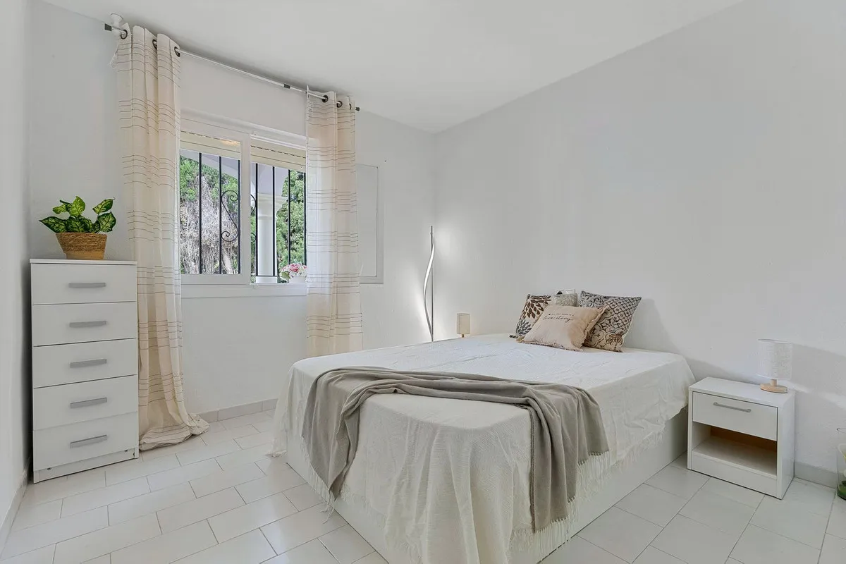 e98101b2-931b-4dca-87c7-f5fcb4a3cedc