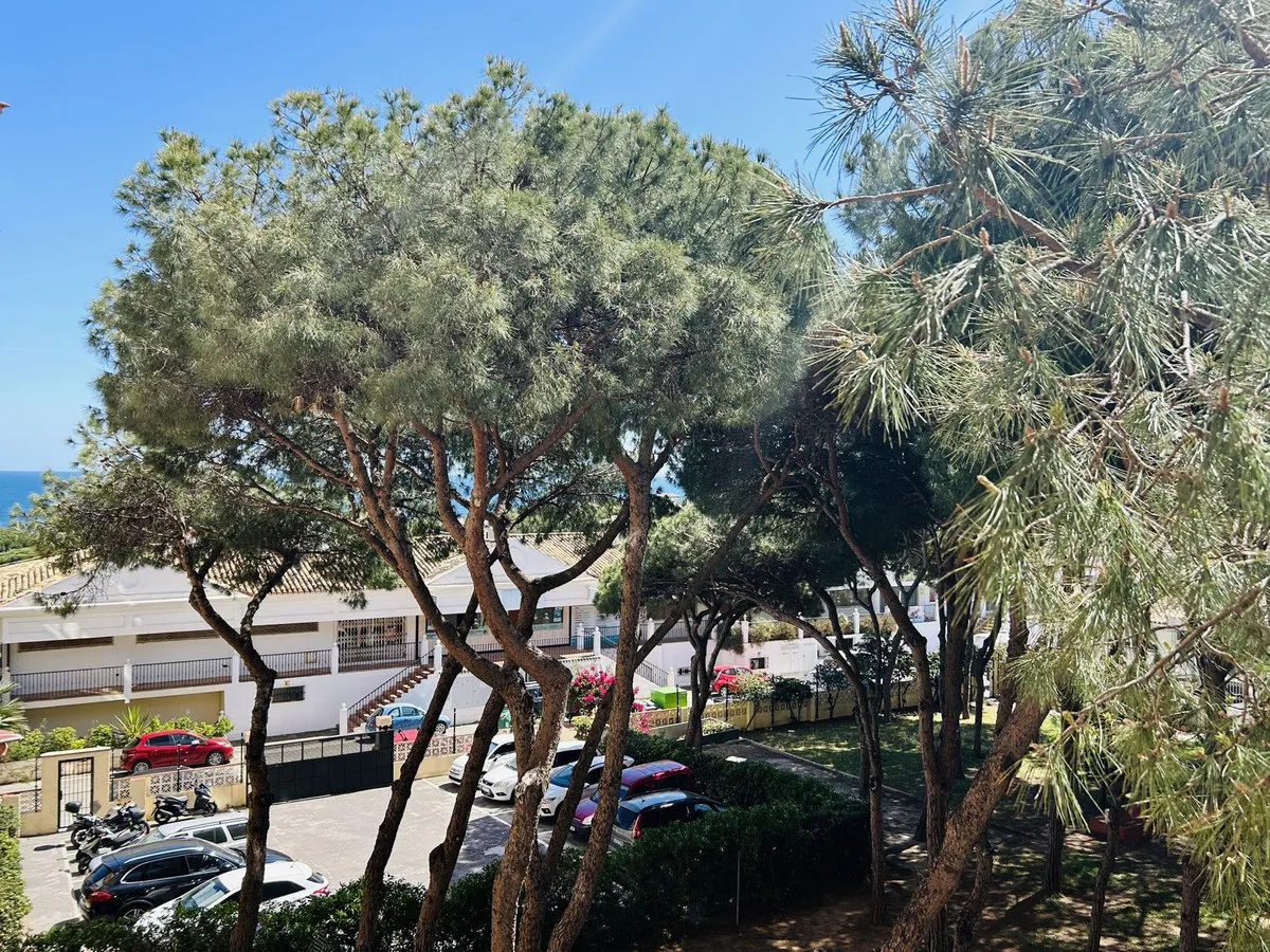 8ef644d1-198a-427f-aeff-7488e26ff394