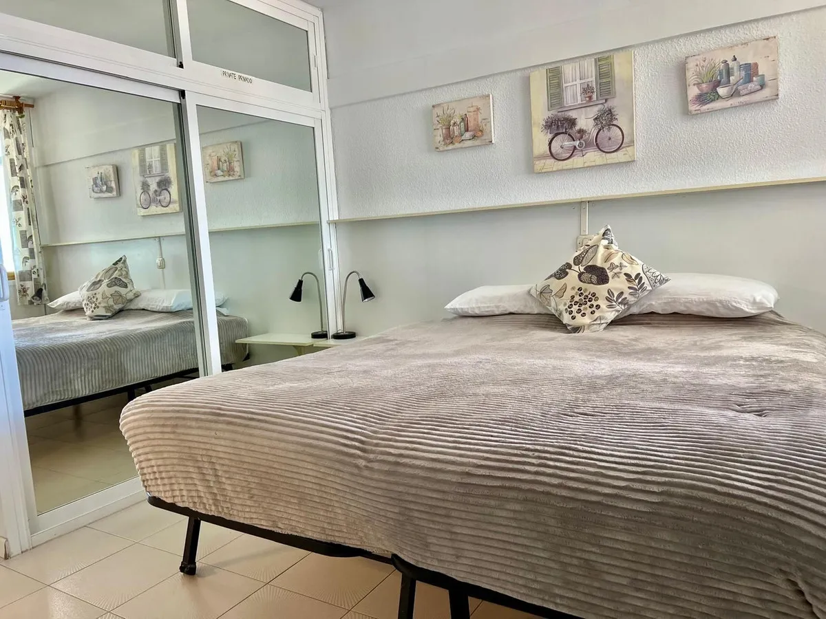 f7f0a101-1d04-4115-9e9b-8816e1c6293a