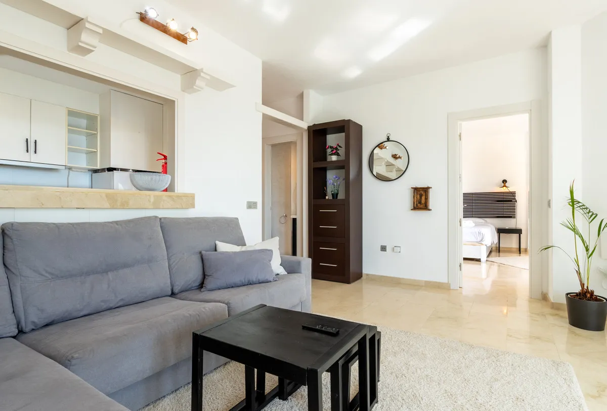 cf15b950-8bed-4ccc-89e5-b0ece5ca5281