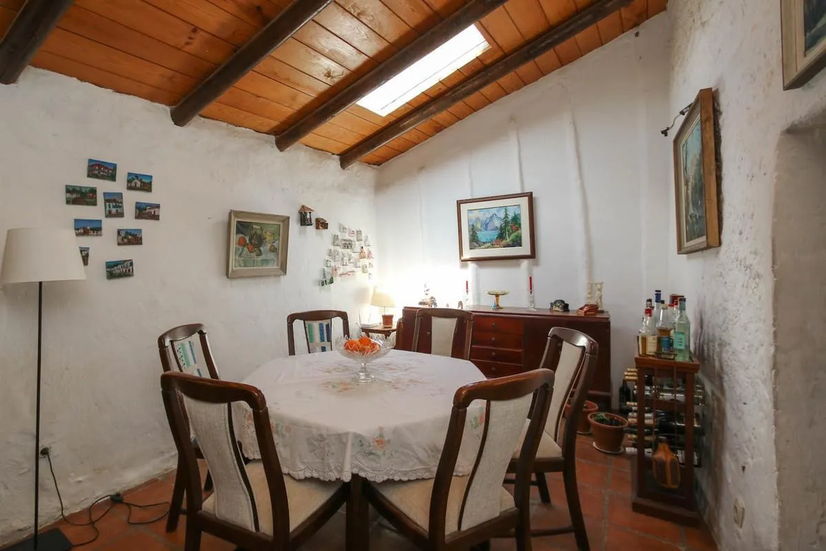 31d8b9bd-d001-48a4-b4bc-285b7208395a