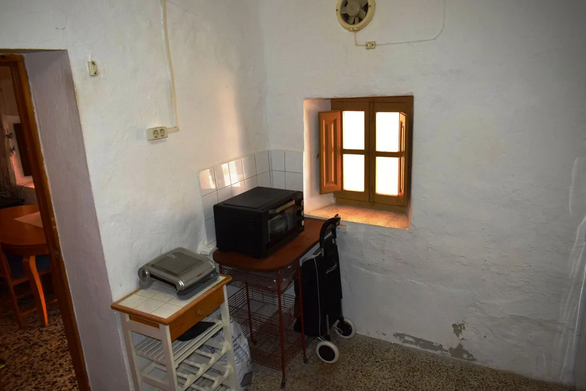 6dff29fd-5ec0-4627-b571-add780f420bf