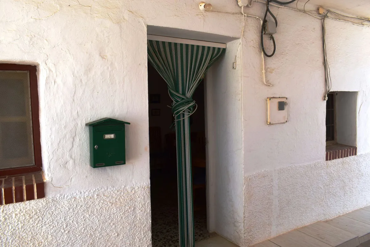 dc28afa3-cb32-4a8c-9cf2-2a43c40161bf