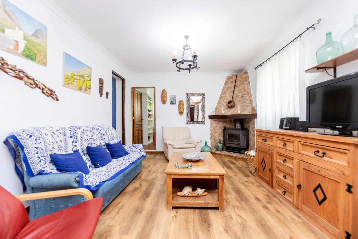 f6eb0a24-aebf-422d-82d7-c04eacb187c0