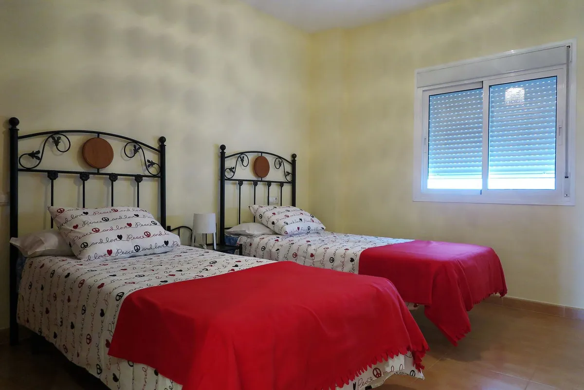 08f735e8-c4ed-4b20-8481-bd78854fdd9e