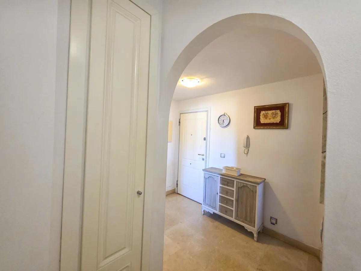 02008287-b49e-4a72-a251-0427a877c114