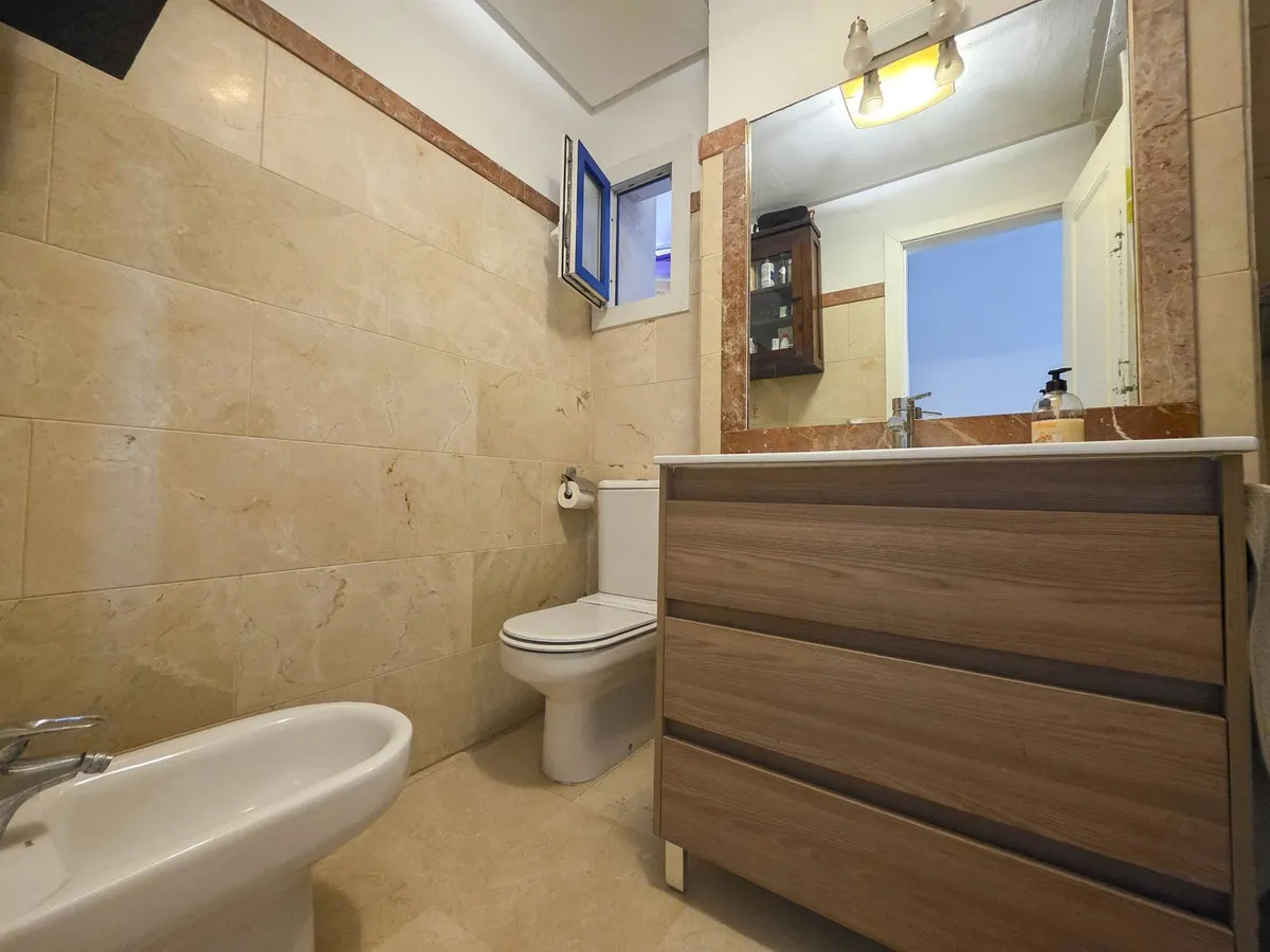 a5e5a5cb-c4cb-426a-afa1-f7b12a075f8c