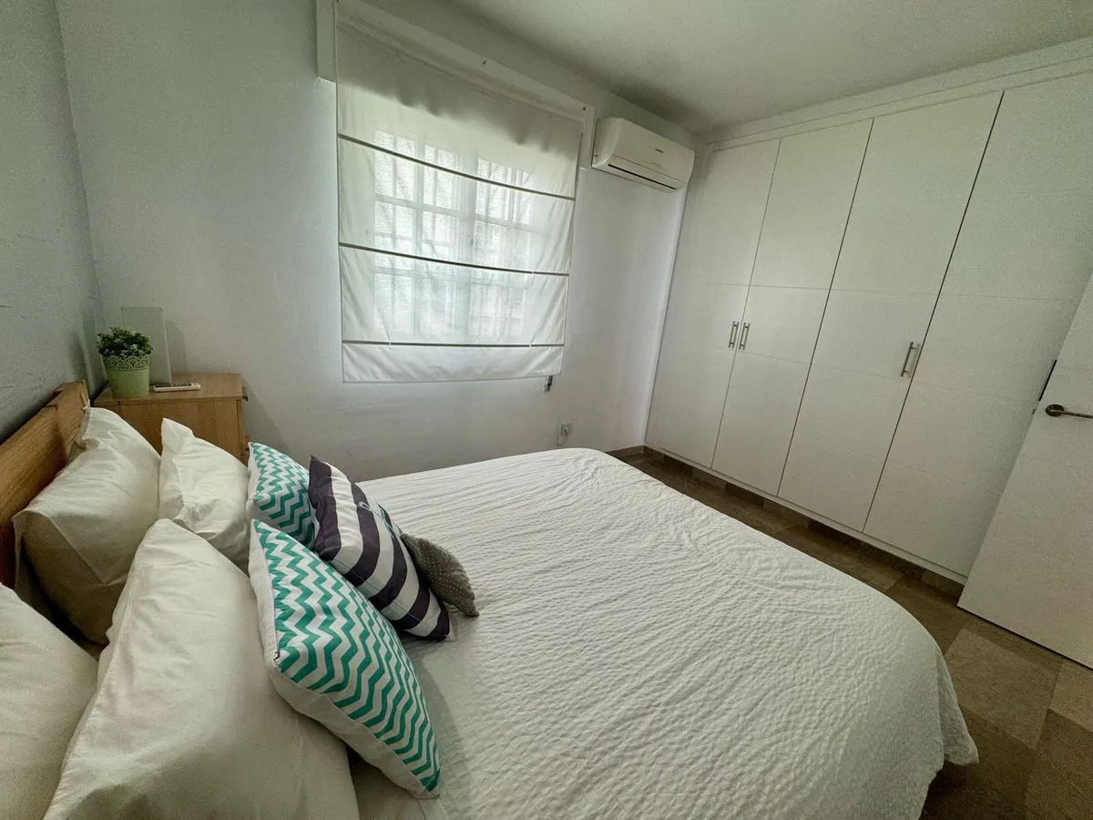 fcebcead-1b03-42c7-b9a3-bf9a7978f572