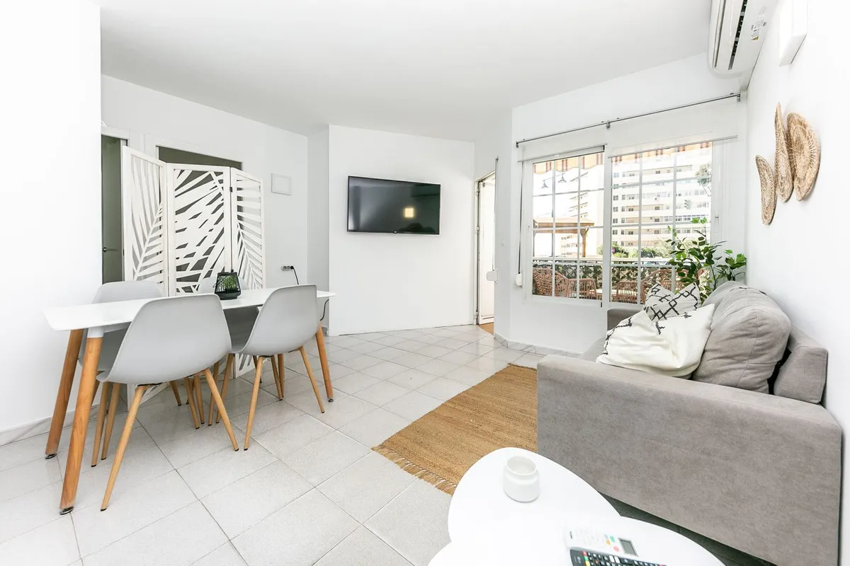 951567dd-b6d7-4d5b-88e0-464523a16e4a