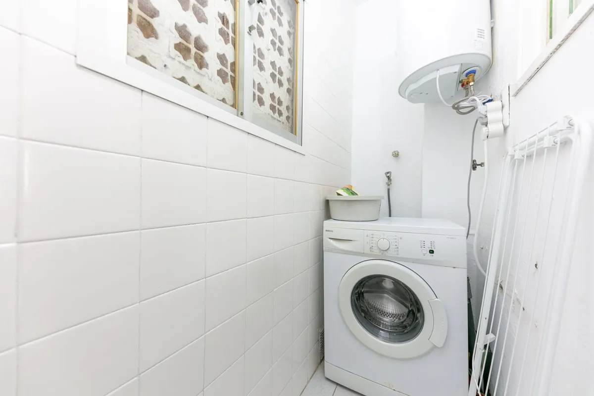 a30a32b7-e5b9-48c9-adc8-2ca035a2fc51