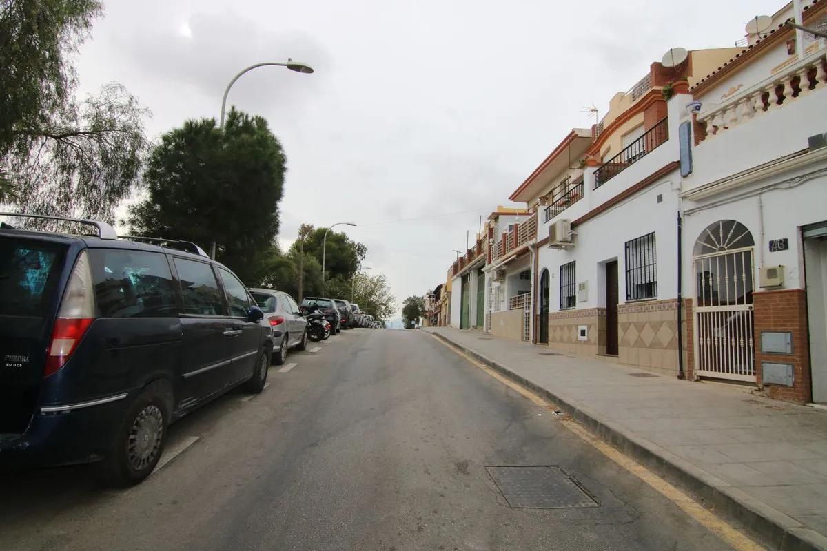 7ea74c39-08c7-4853-861e-50d273c44df6